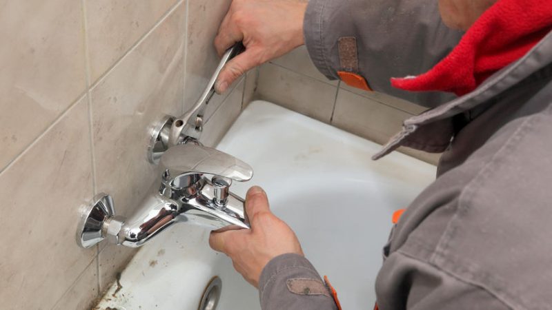 Plombier paris : les meilleurs conseils pour choisir un artisan fiable dans la capitale